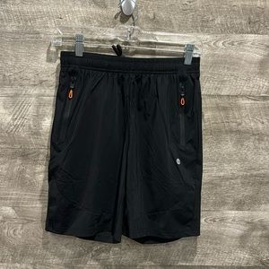 Lianshp NWOT Men’s Shorts with Pockets in Black.